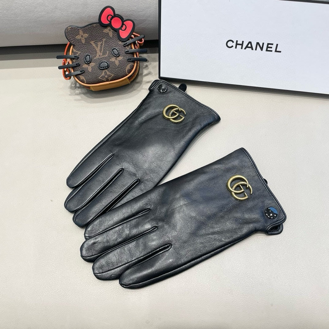 GUCCI DOUBLE G GLOVES IN BLACK LAMBSKIN 370906