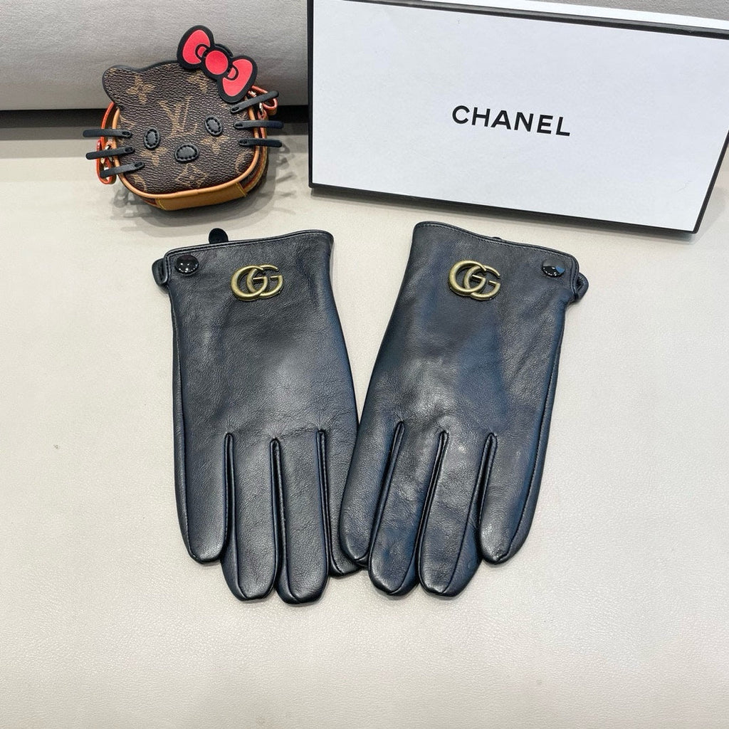 GUCCI DOUBLE G GLOVES IN BLACK LAMBSKIN 370906