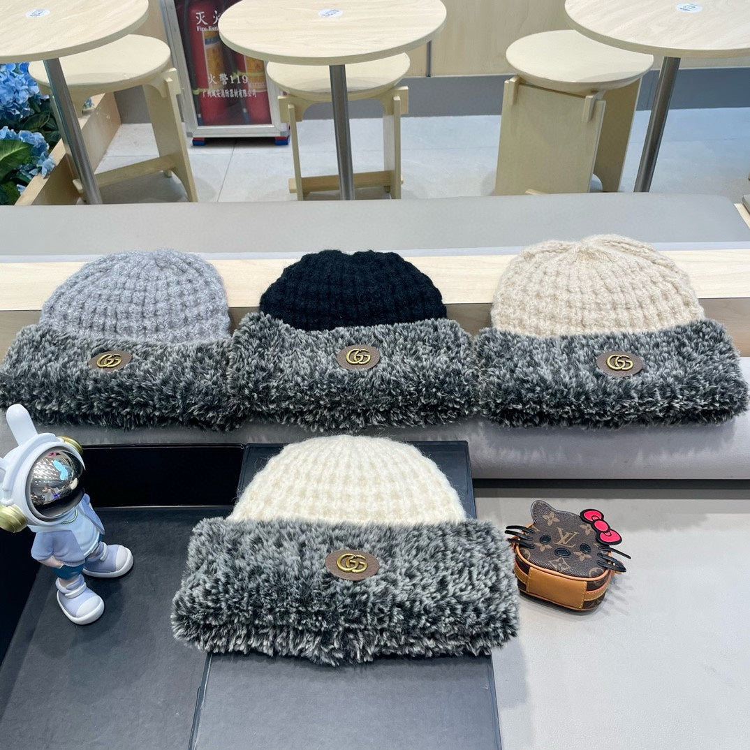 GUCCI BEANIE HAT IN COIN GRAY WOOL AND FLEECE 399545