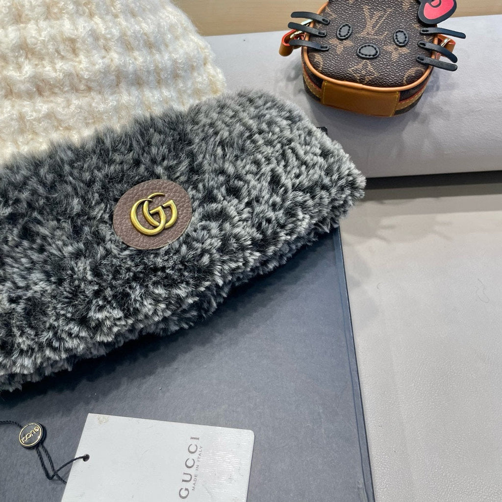 GUCCI BEANIE HAT IN WHITE WOOL AND FLEECE 399546