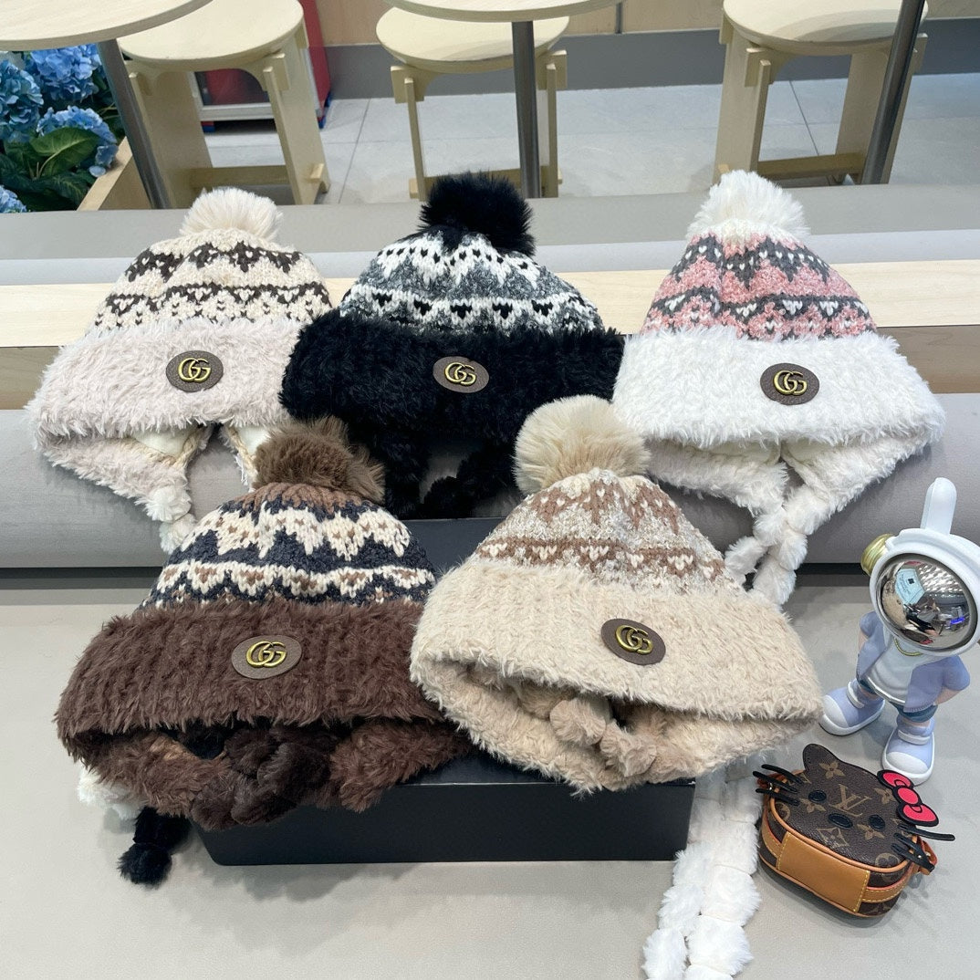 GUCCI BEANIE HAT IN COLORFUL WOOL 400961