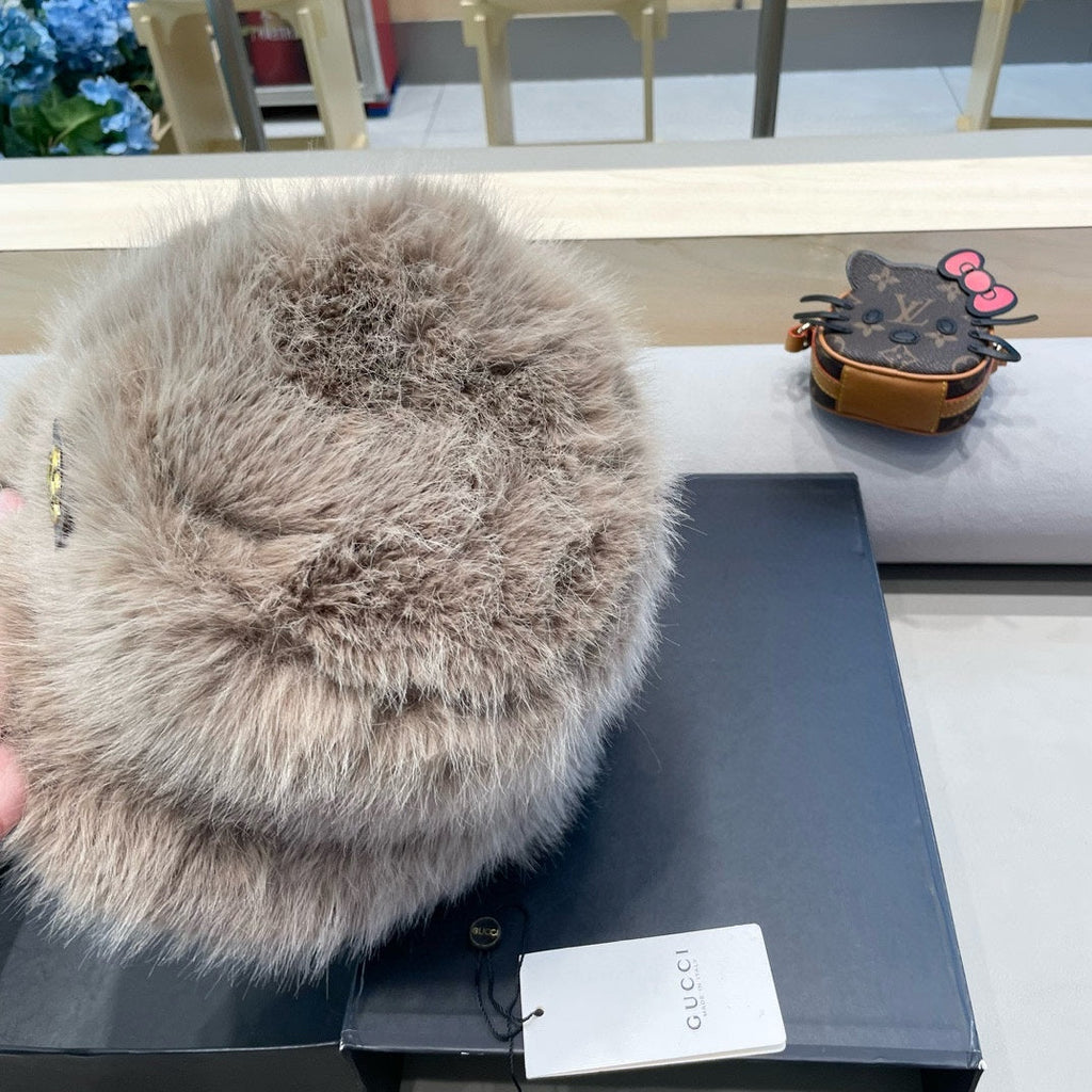 GUCCI BUCKET HAT IN KHAKI BROWN FOX FUR 404749