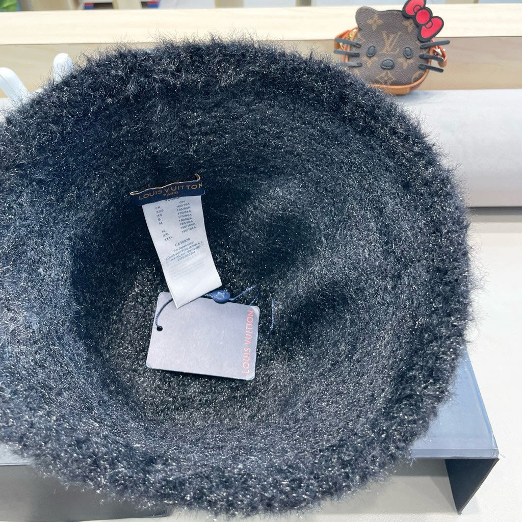 LOUIS VUITTON BUCKET HAT IN BLACK RABBIT FUR 404833