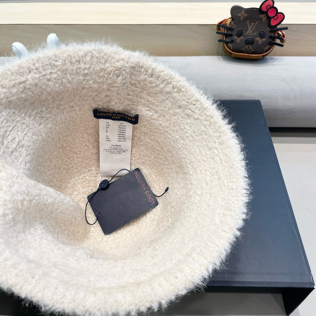 LOUIS VUITTON BUCKET HAT IN BEIGE RABBIT FUR 404832