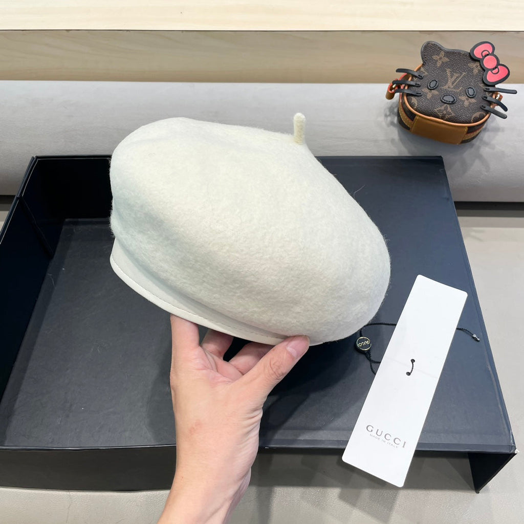 GUCCI BERET HAT IN WHITE WOOL 406971