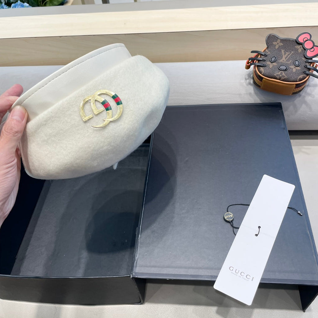 GUCCI BERET HAT IN WHITE WOOL 406971