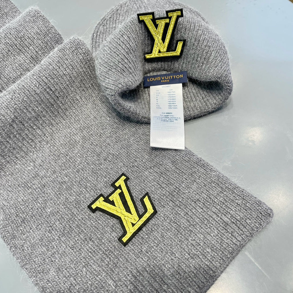 LOUIS VUITTON SET SCARF AND HAT IN LIGHT GRAY WOOL 406532