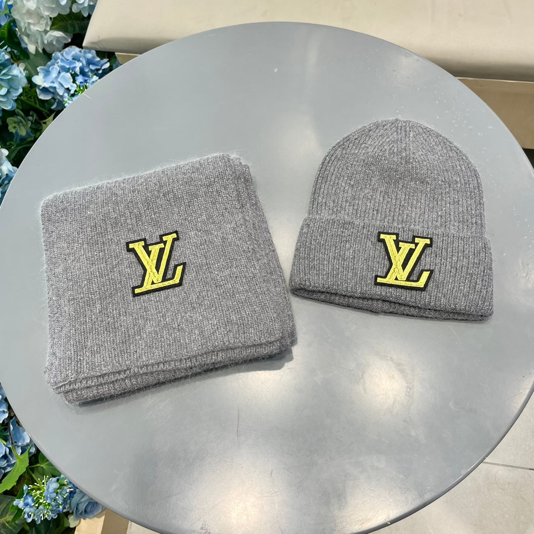 LOUIS VUITTON SET SCARF AND HAT IN LIGHT GRAY WOOL 406532