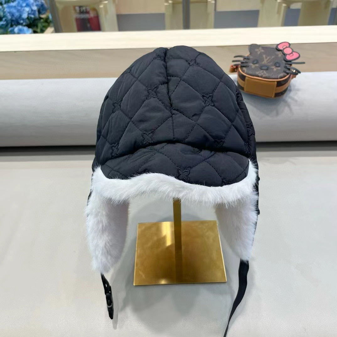 LOUIS VUITTON TRAPPER HAT IN BLACK COTTON 411231