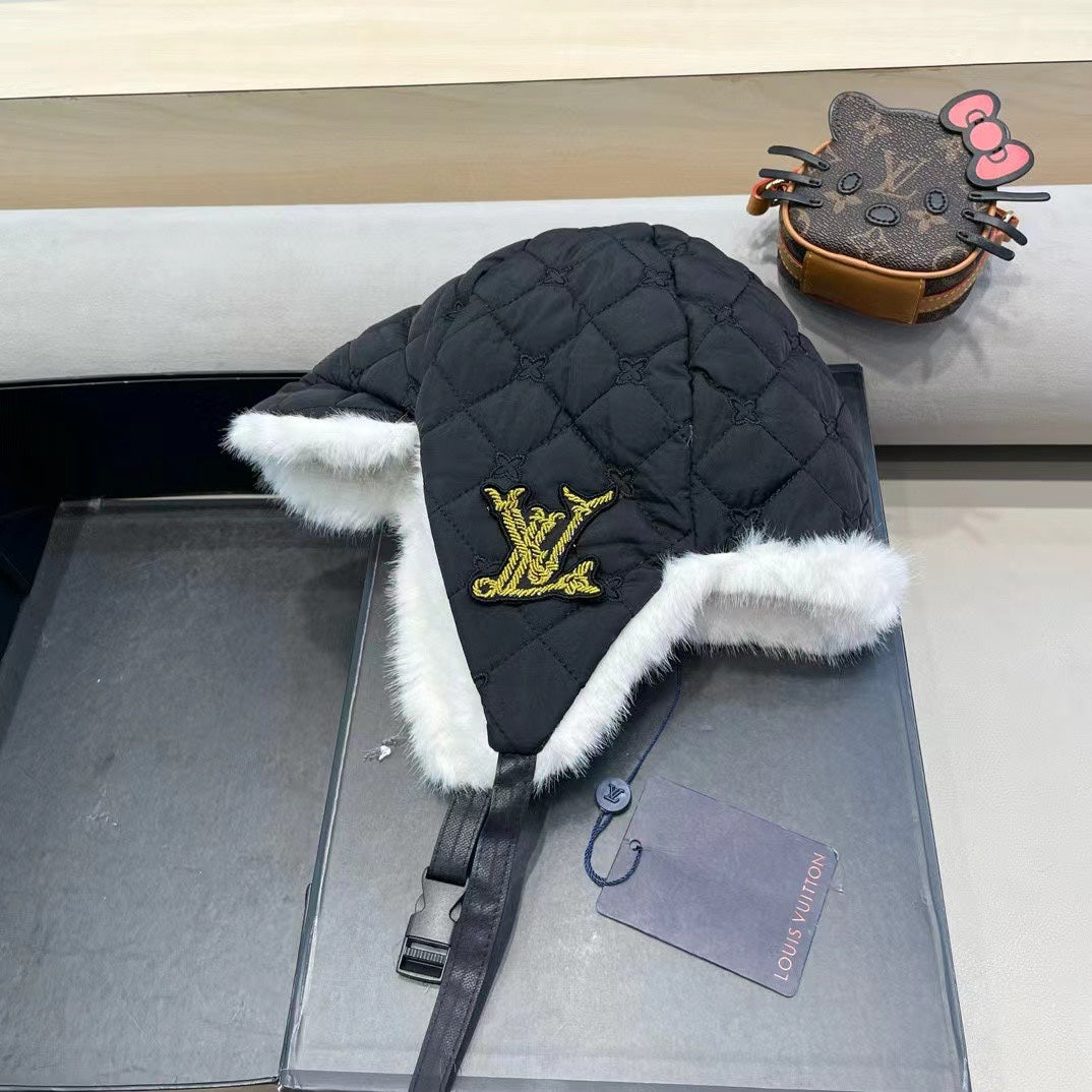 LOUIS VUITTON TRAPPER HAT IN BLACK COTTON 411231