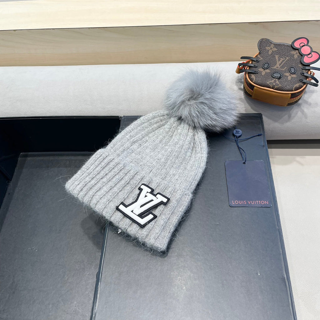 LOUIS VUITTON KNITTED BEANIE HAT IN GRAY WOOL 413367