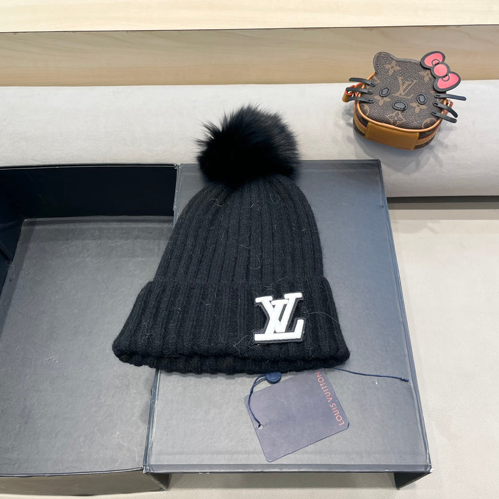 LOUIS VUITTON KNITTED BEANIE HAT IN BLACK WOOL 413369