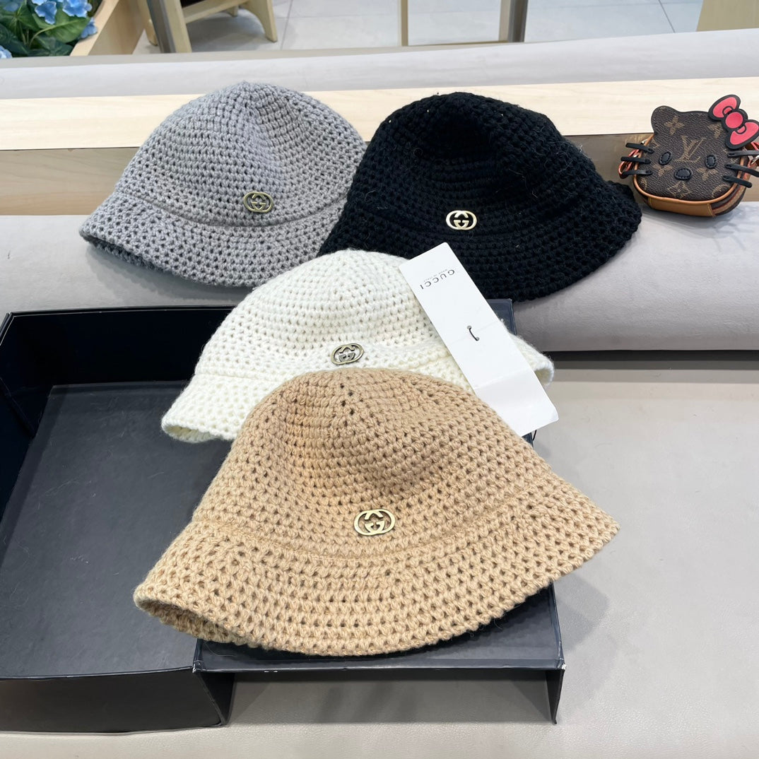 GUCCI KNITTED BUCKET HAT IN STEEL GRAY WOOL 413396