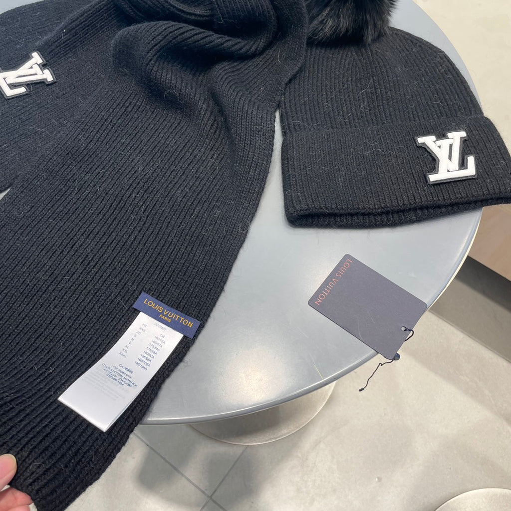 LOUIS VUITTON SET SCARF AND HAT IN BLACK WOOL AND FOX FUR 414772
