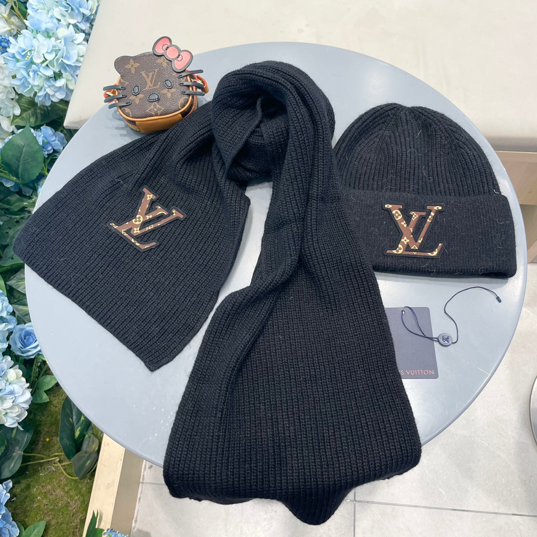 LOUIS VUITTON SET CLASSIC SCARF AND HAT IN BLACK WOOL 414785