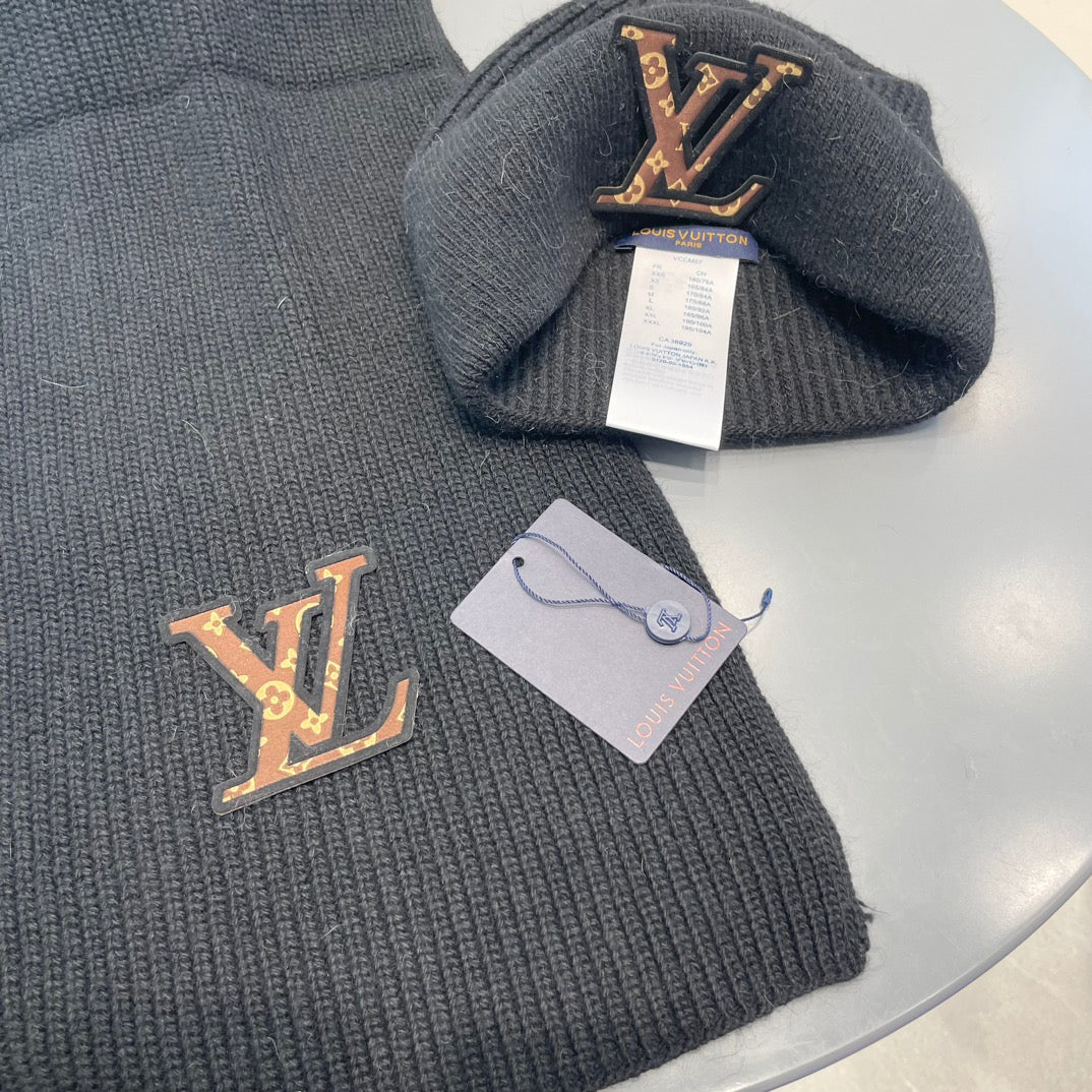 LOUIS VUITTON SET CLASSIC SCARF AND HAT IN BLACK WOOL 414785