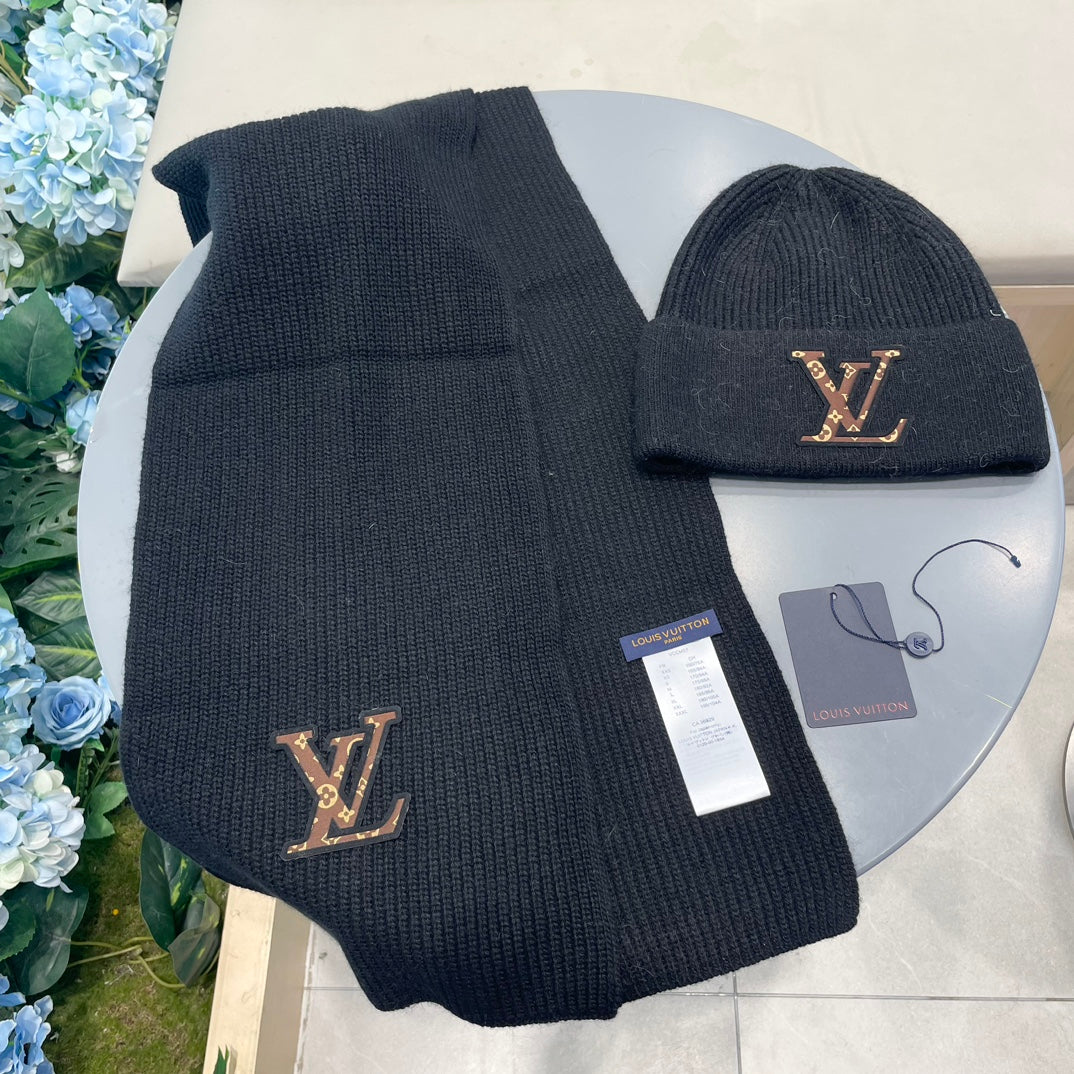 LOUIS VUITTON SET CLASSIC SCARF AND HAT IN BLACK WOOL 414785
