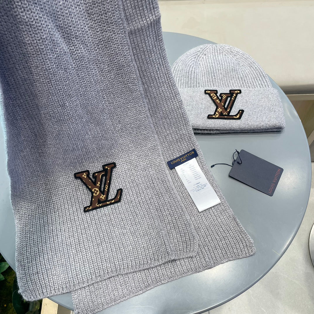 LOUIS VUITTON SET CLASSIC SCARF AND HAT IN GRAY WOOL 414787