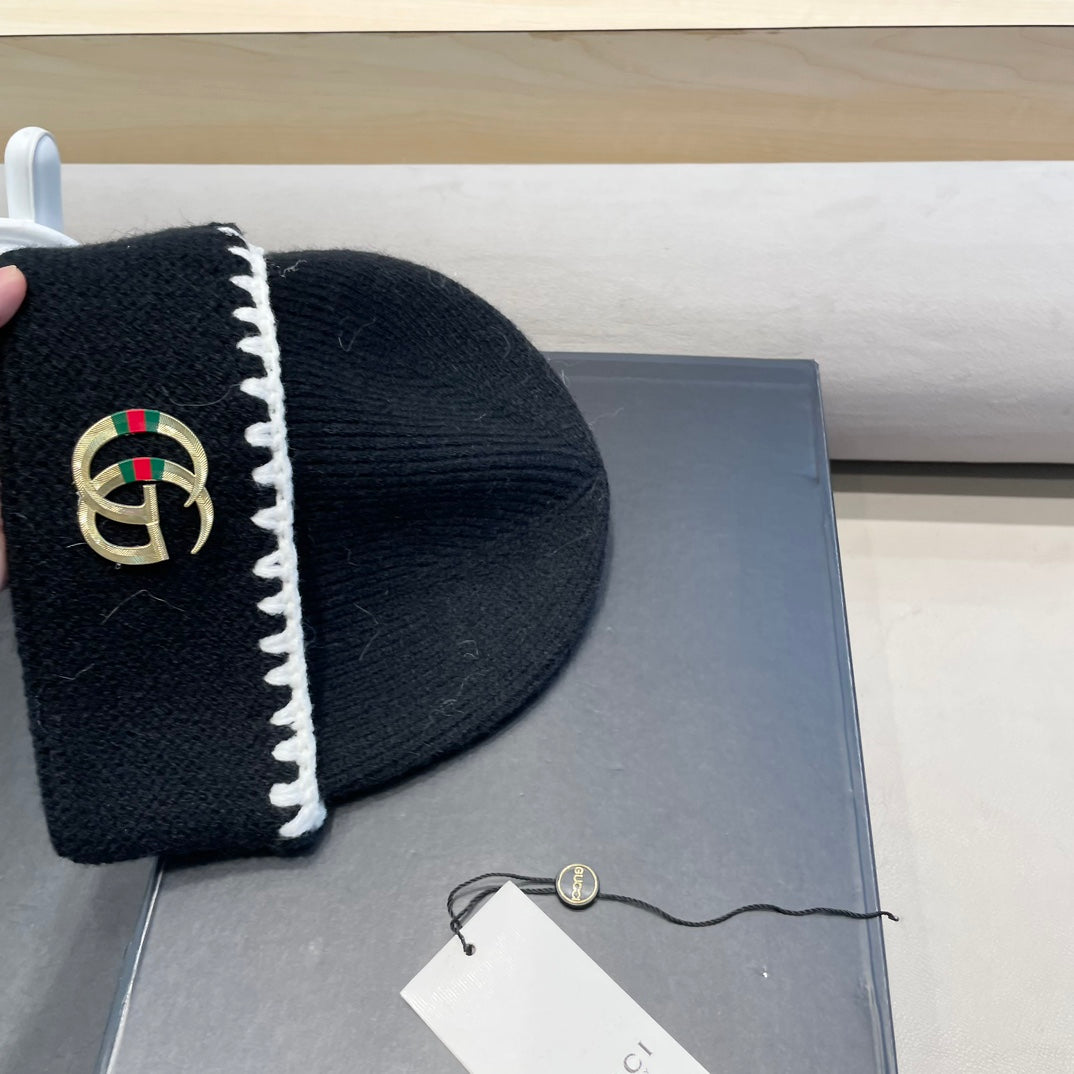 GUCCI BEANIE HAT IN BLACK WOOL 416413