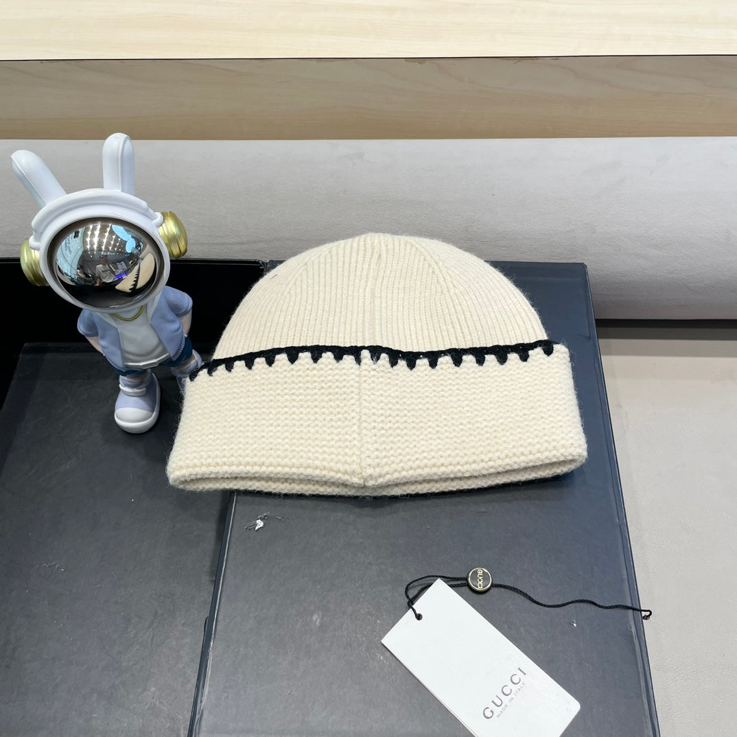GUCCI BEANIE HAT IN BEIGE WOOL 416415