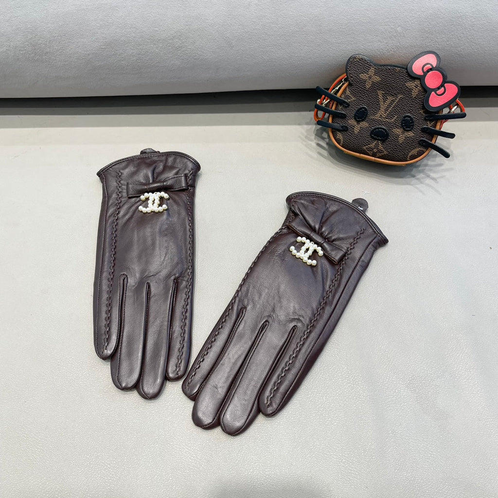 CHANEL GLOVES IN BRUNETTE BROWN LAMBSKIN 415821