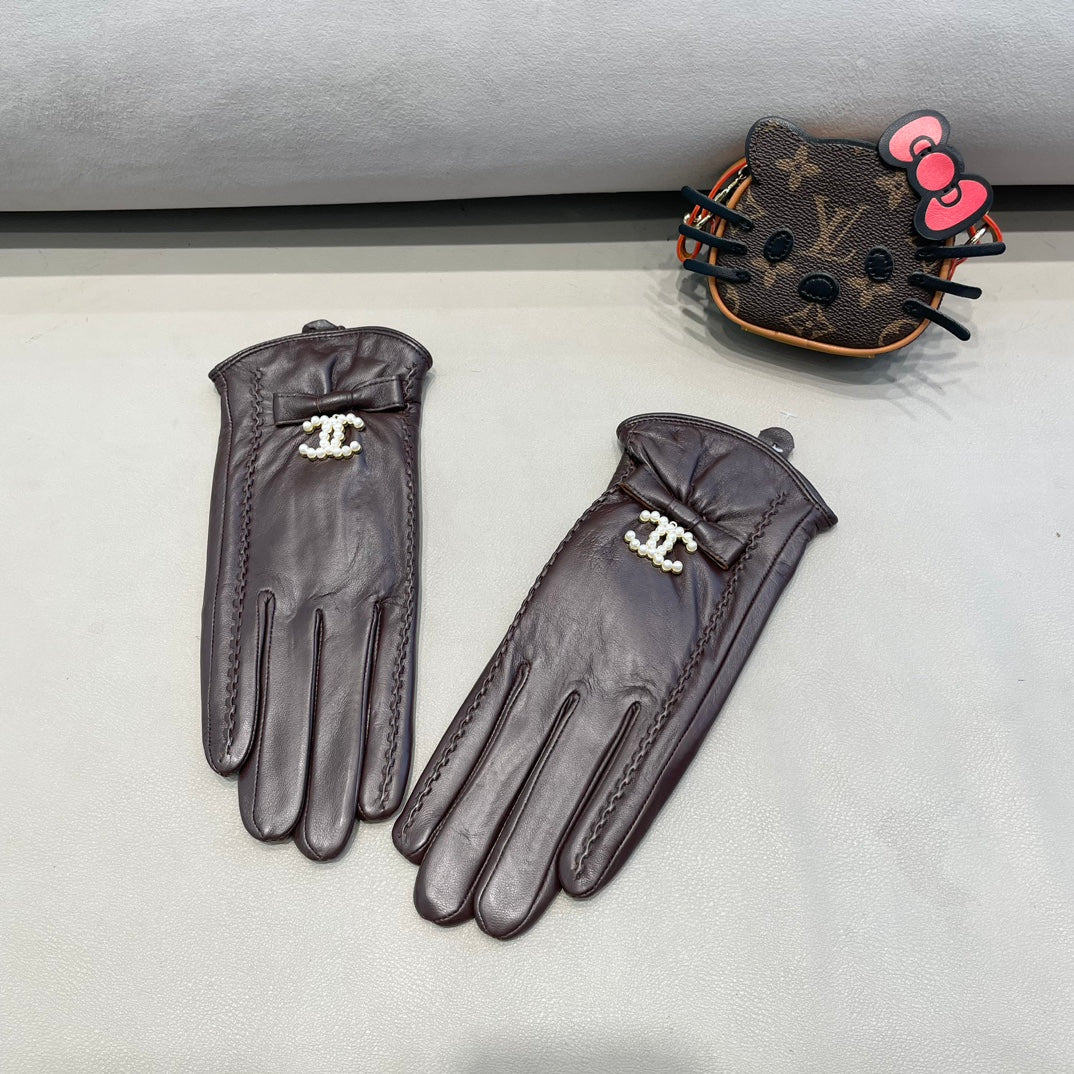 CHANEL GLOVES IN BRUNETTE BROWN LAMBSKIN 415821