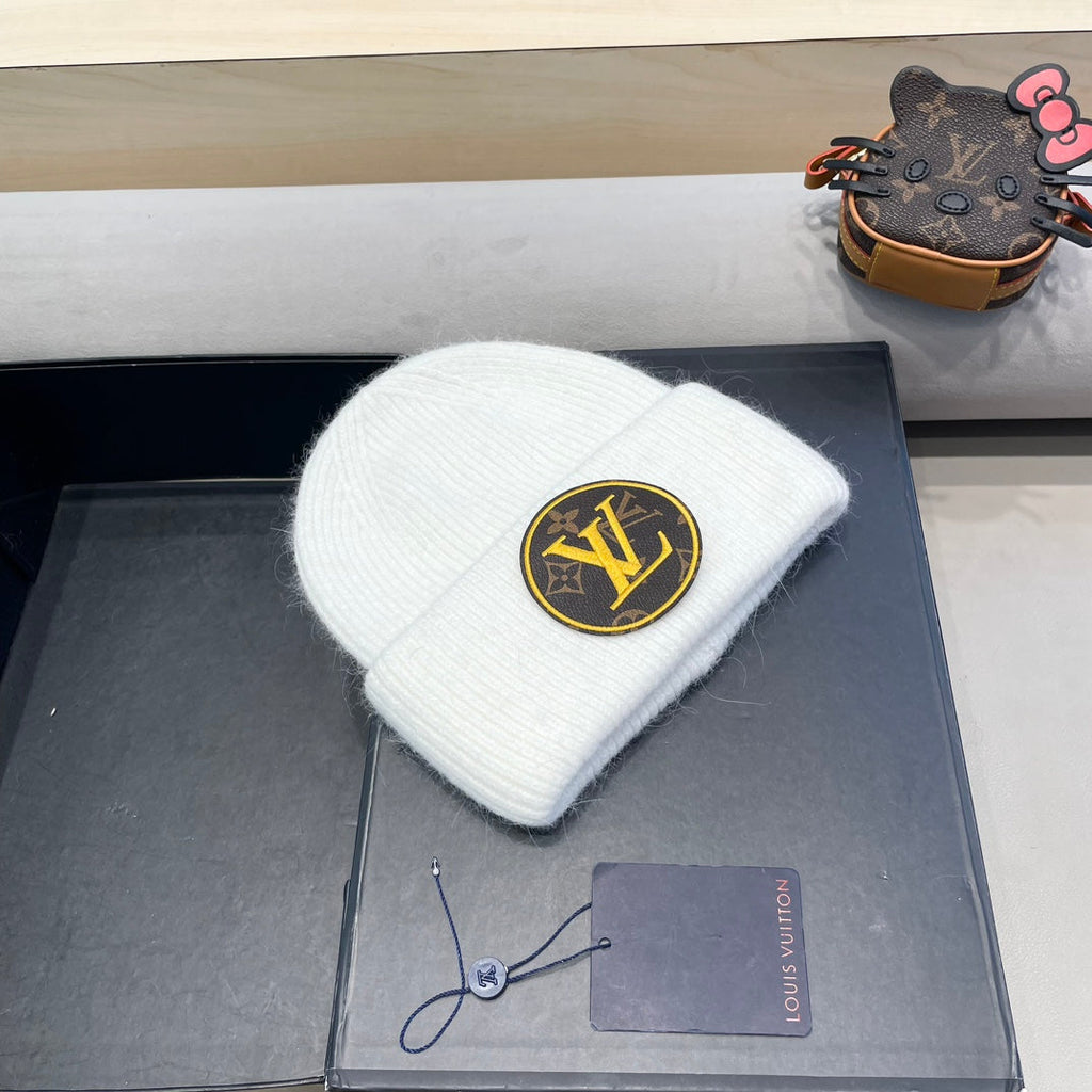 LOUIS VUITTON KNITTED BEANIE HAT IN WHITE WOOL AND RABBIT FUR 417753