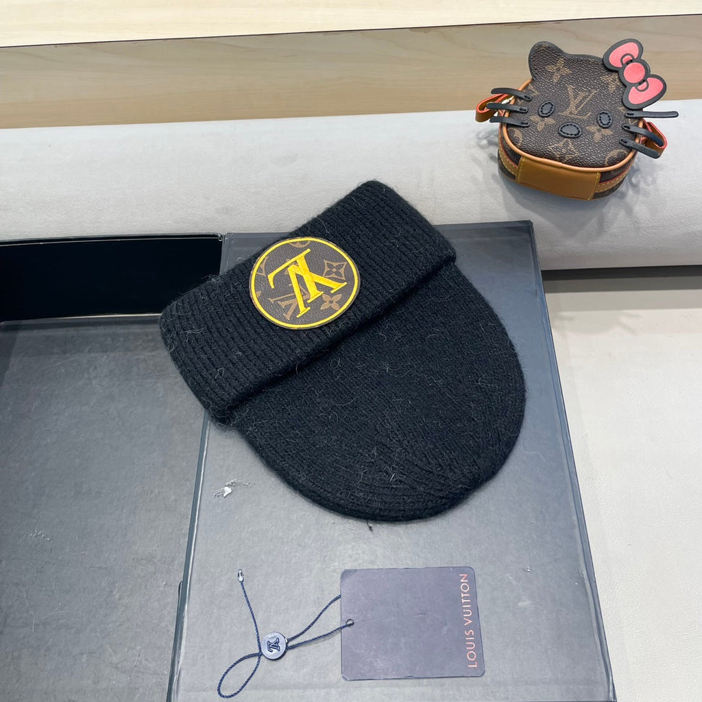 LOUIS VUITTON KNITTED BEANIE HAT IN BLACK WOOL AND RABBIT FUR 417754