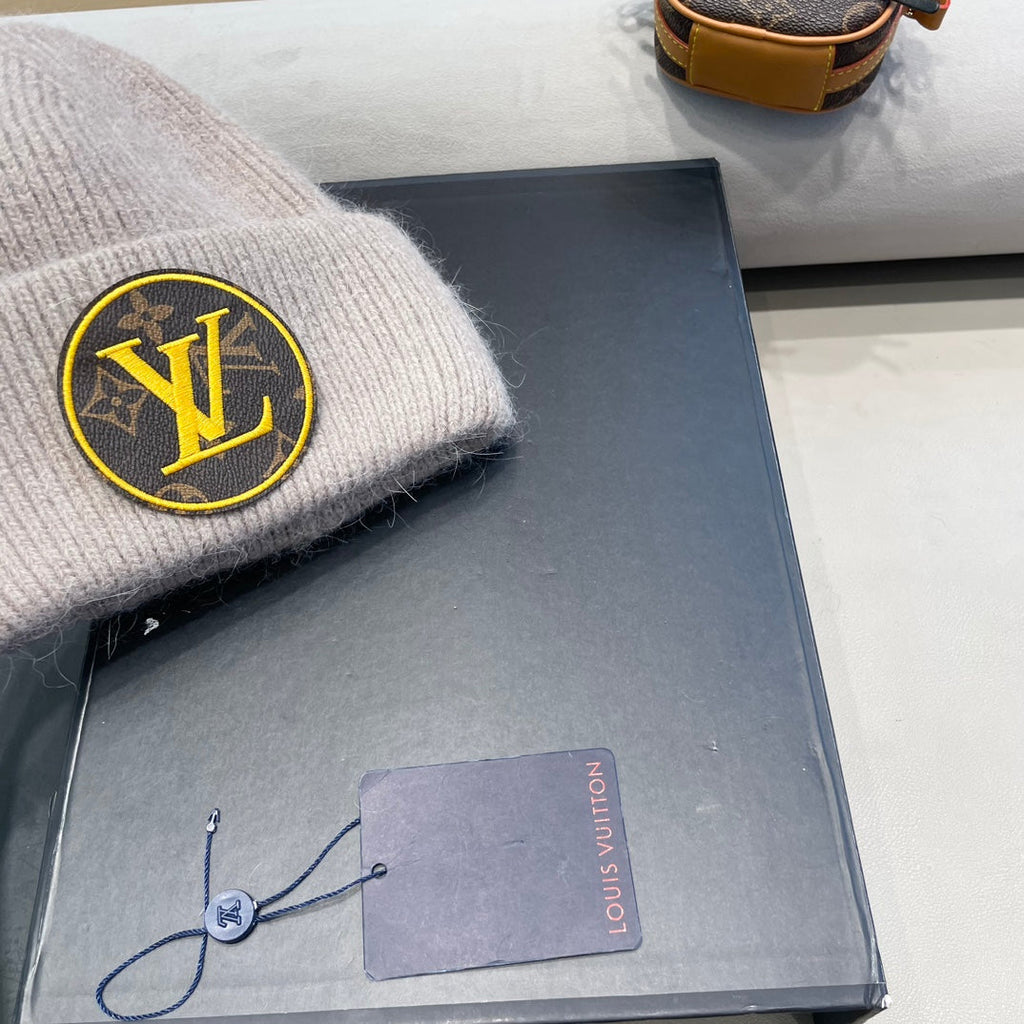 LOUIS VUITTON KNITTED BEANIE HAT IN LIGHT BEIGE WOOL AND RABBIT FUR 417756