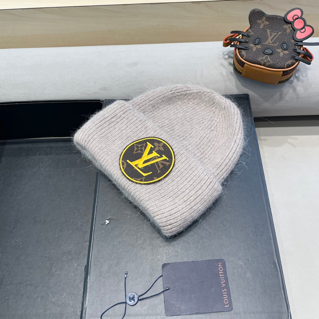 LOUIS VUITTON KNITTED BEANIE HAT IN LIGHT BEIGE WOOL AND RABBIT FUR 417756