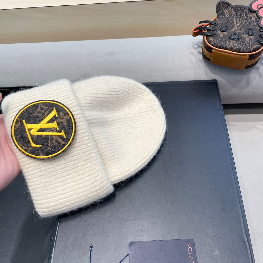 LOUIS VUITTON KNITTED BEANIE HAT IN BEIGE WOOL AND RABBIT FUR 417758