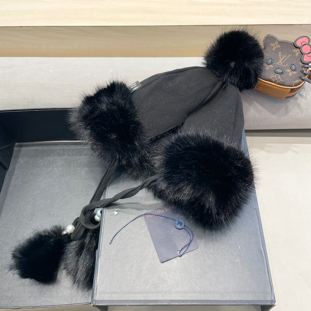 LOUIS VUITTON BEANIE HAT IN BLACK FLEECE AND WOOL 424308