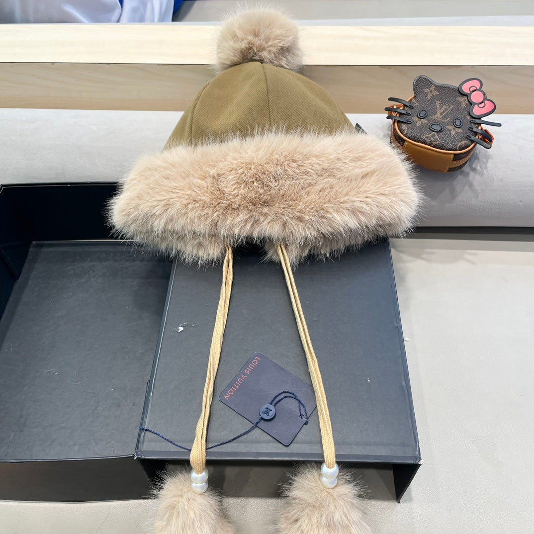 LOUIS VUITTON BEANIE HAT IN SAND BEIGE FLEECE AND WOOL 424307