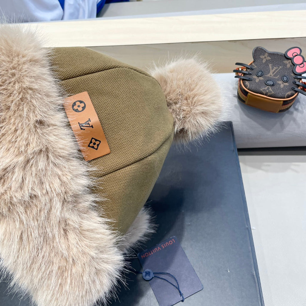 LOUIS VUITTON BEANIE HAT IN SAND BEIGE FLEECE AND WOOL 424307