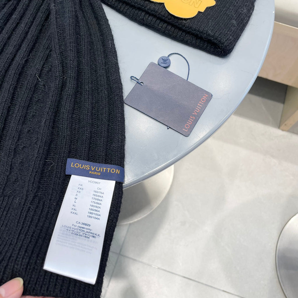 LOUIS VUITTON SET SCARF AND HAT IN BLACK WOOL 419147
