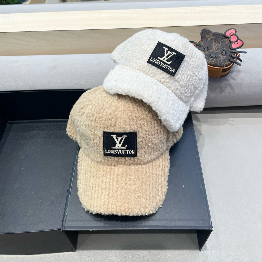 LOUIS VUITTON BASEBALL CAP IN WHITE WOOL 421243