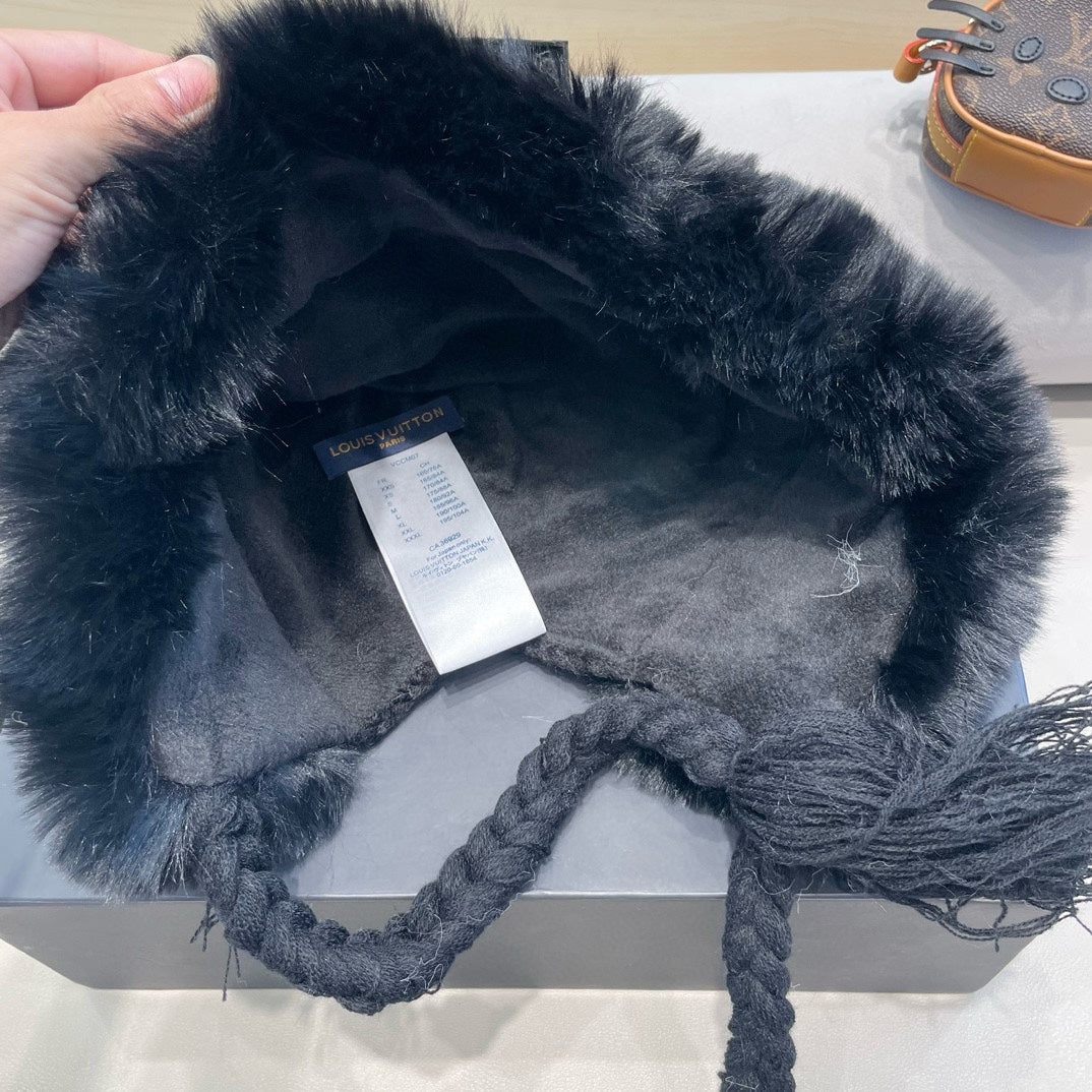 LOUIS VUITTON KNITTED BEANIE HAT IN BLACK WOOL WITH JAPANESE CAT EARS 421256