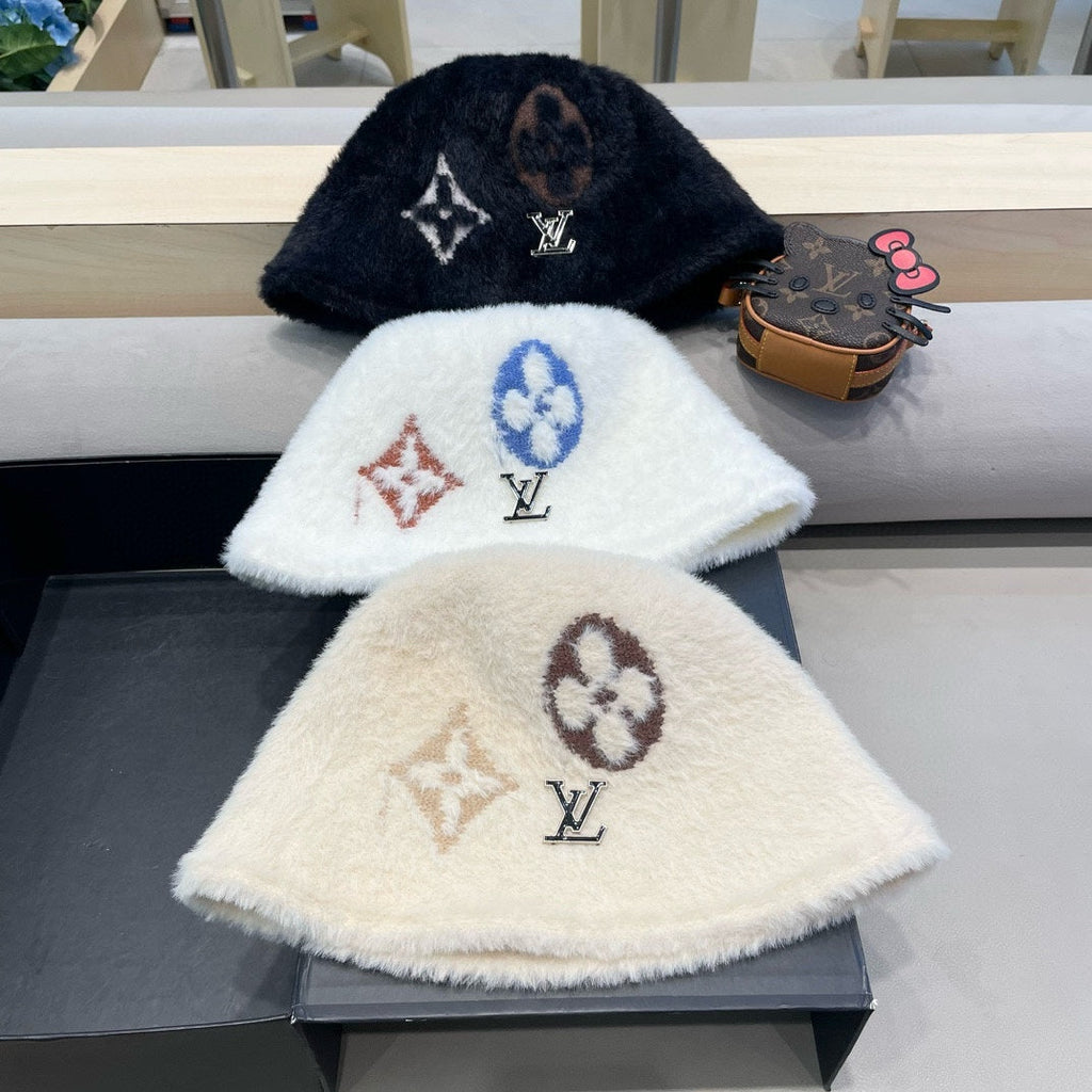 LOUIS VUITTON BUCKET HAT IN BLACK RABBIT FUR 421260