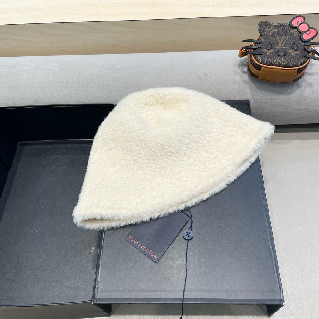 LOUIS VUITTON BUCKET HAT IN BEIGE RABBIT FUR 421261