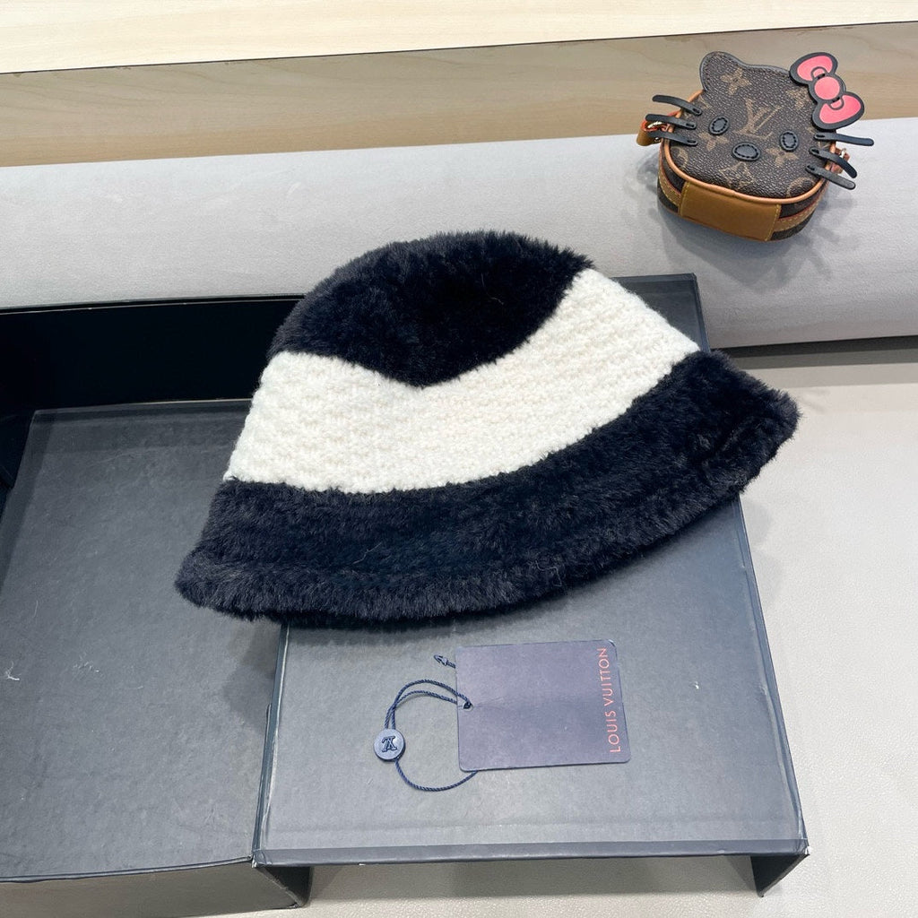 LOUIS VUITTON BUCKET HAT IN BLACK MIX WHITE WOOL 421038