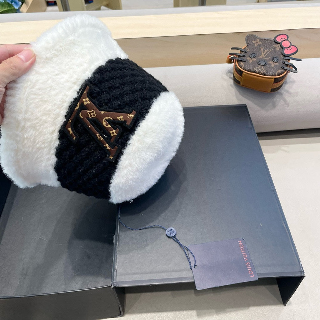 LOUIS VUITTON BUCKET HAT IN WHITE MIX BLACK WOOL 421040
