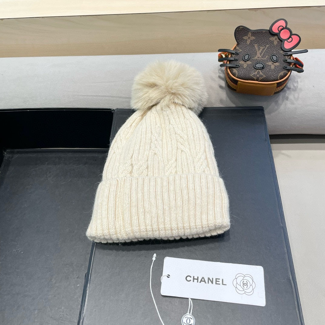 CHANEL BEANIE HAT IN BEIGE WOOL 422178