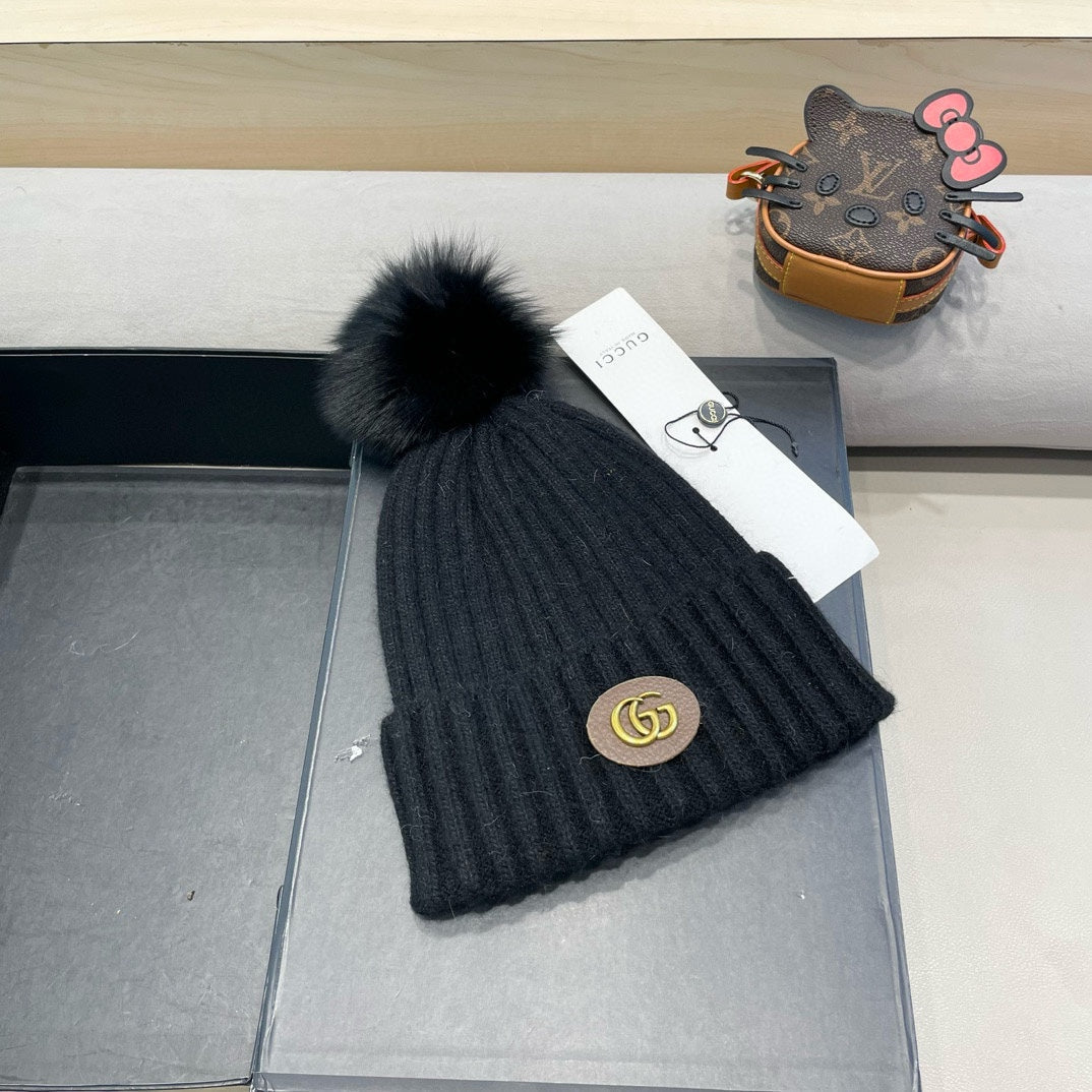 GUCCI BEANIE HAT IN BLACK WOOL 422454