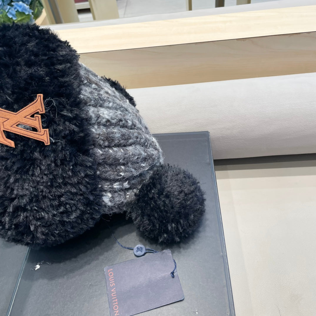 LOUIS VUITTON KNITTED BEANIE HAT IN BLACK MIX GRAY WOOL WITH CUTE BEAR EARS 422498