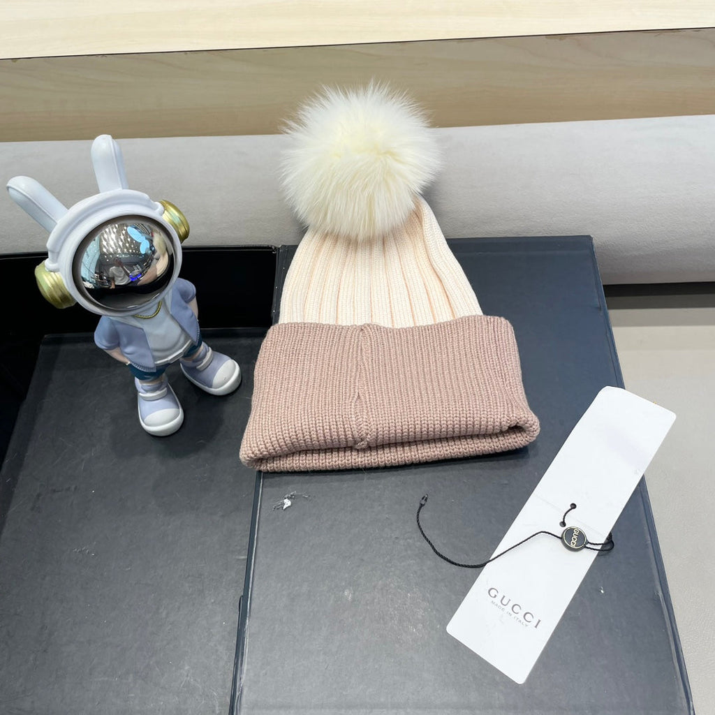 GUCCI BEANIE HAT IN LIGHT BROWN MIX WHITE WOOL AND FOX FUR 422502