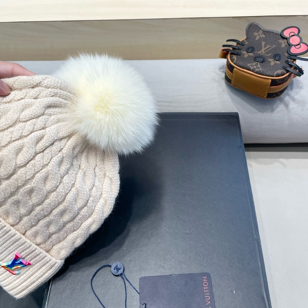 LOUIS VUITTON KNITTED BEANIE HAT IN BEIGE WOOL 426214