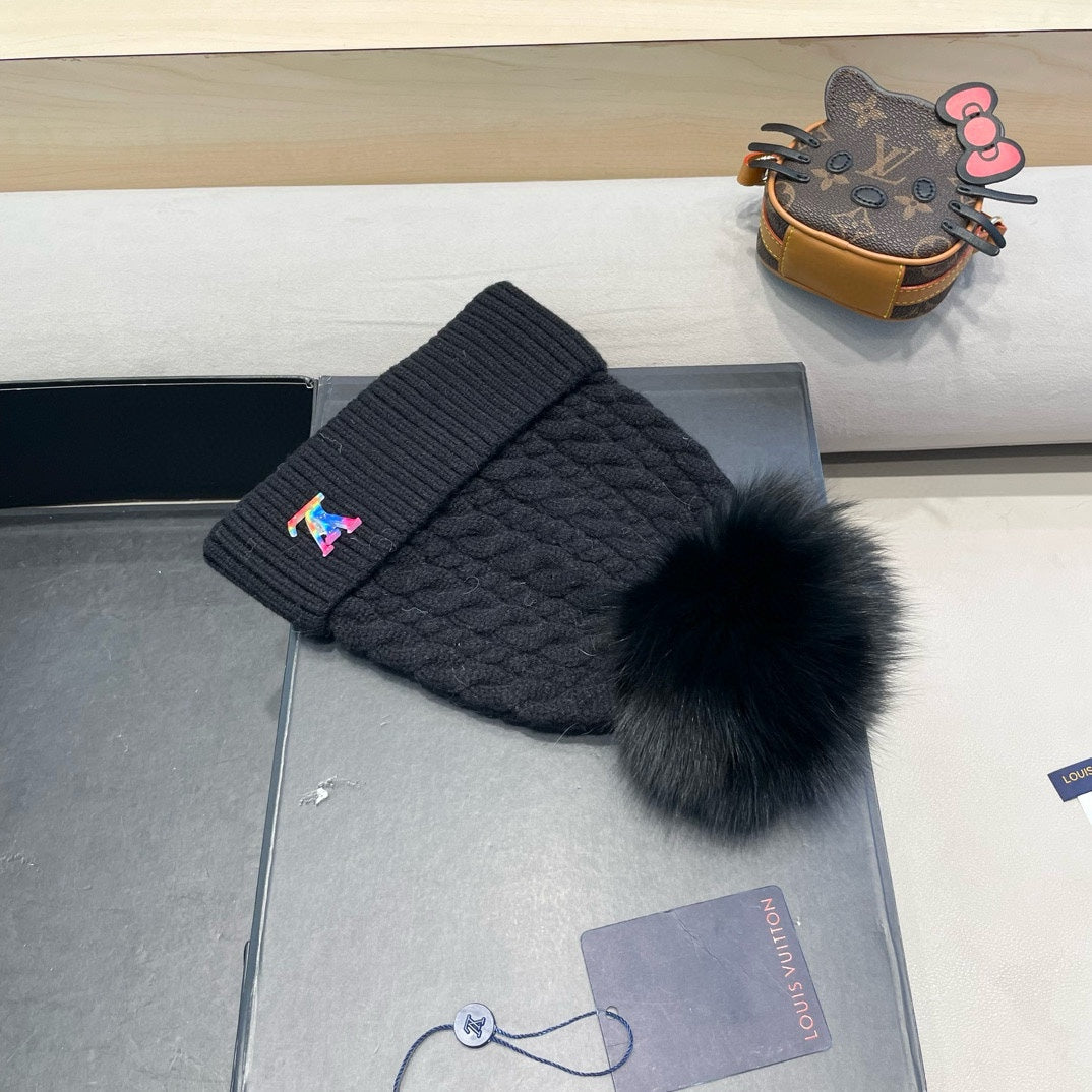 LOUIS VUITTON KNITTED BEANIE HAT IN BLACK WOOL 426217