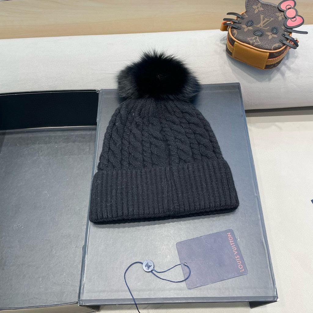 LOUIS VUITTON KNITTED BEANIE HAT IN BLACK WOOL 426217