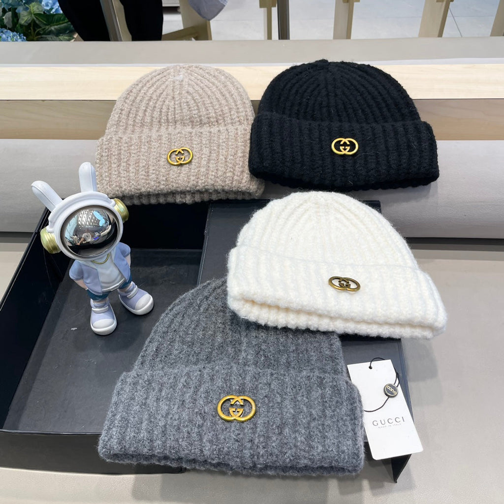 GUCCI BEANIE HAT IN SHARK GRAY WOOL 434958