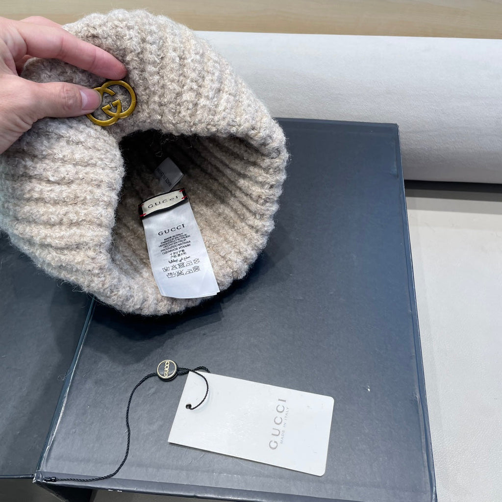 GUCCI BEANIE HAT IN ECRU BEIGE WOOL 428125